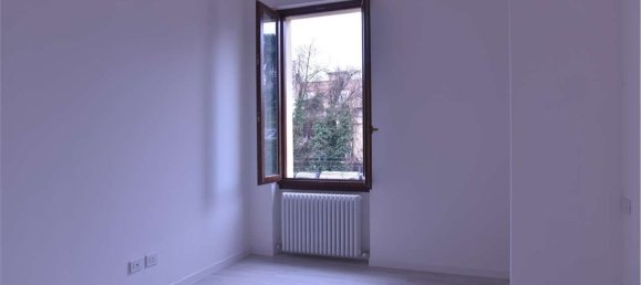 3 rooms Apartment in Cremona, Italy No. 125851 9