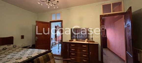 3 bedrooms House in Lucca, Italy No. 302382 34