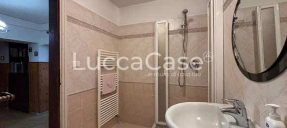 3 bedrooms House in Lucca, Italy No. 302382 20