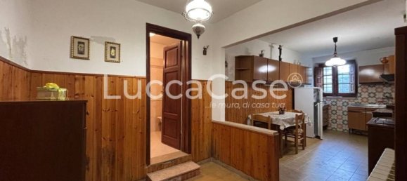 3 bedrooms House in Lucca, Italy No. 302382 11