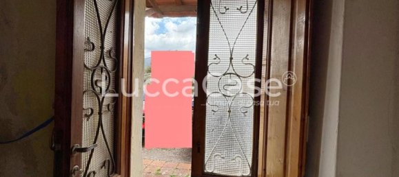 3 bedrooms House in Lucca, Italy No. 302382 6