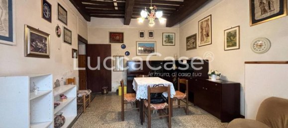 3 bedrooms House in Lucca, Italy No. 302382 7