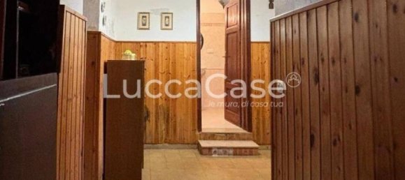 3 bedrooms House in Lucca, Italy No. 302382 8