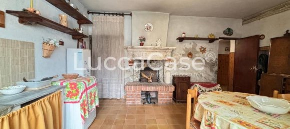 3 bedrooms House in Lucca, Italy No. 302382 16