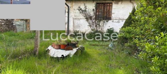 3 bedrooms House in Lucca, Italy No. 302382 4