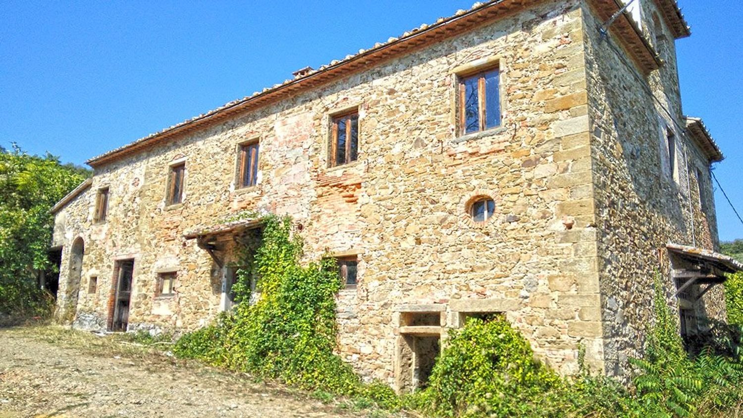 Bâtiment à Foiano della Chiana, Italy 210m² No. 323374