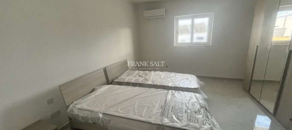 3 bedrooms Apartment in Zejtun, Malta No. 8226 3