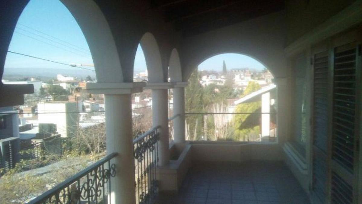 Дом с 3 спальнями в Кордоба, Аргентина № 64179