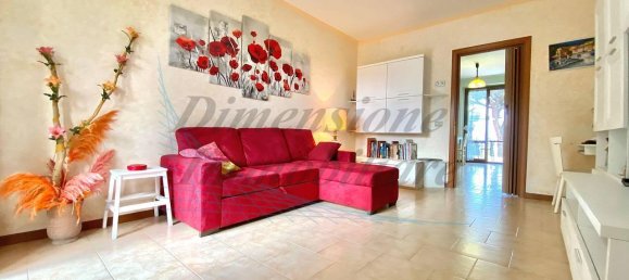 Дом с 4 комнатами в Кастаньето Кардуччи, Италия № 20793 3