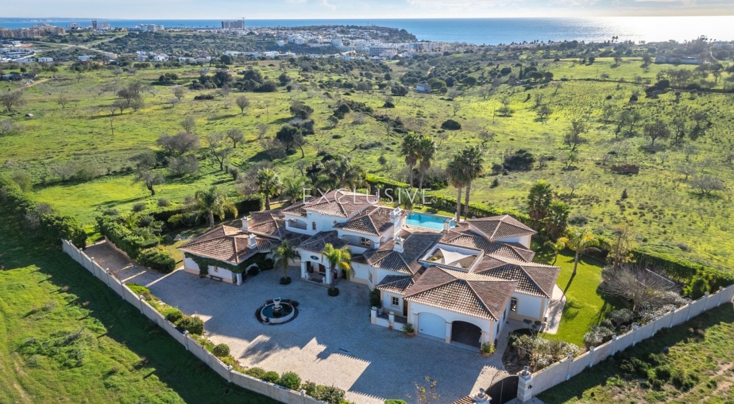 4 bedrooms Villa in Lagos, Portugal No. 112186