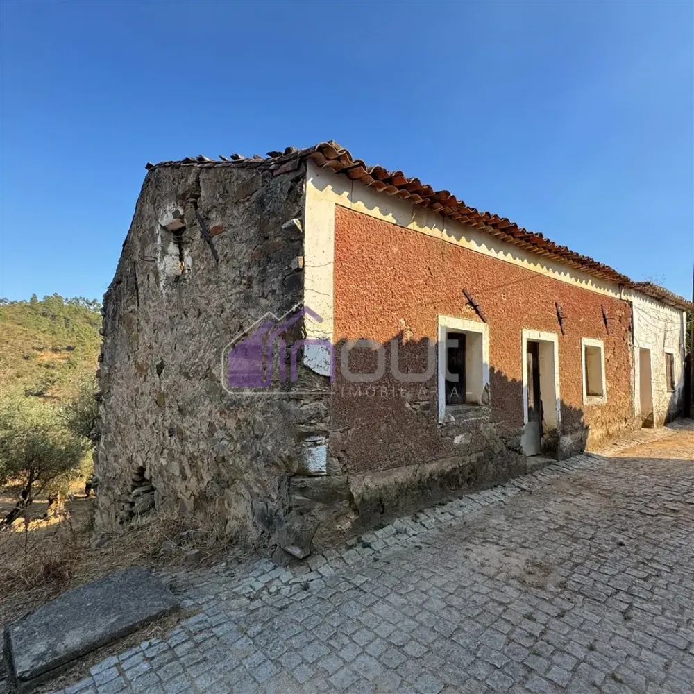 4 bedrooms House in Fratel, Portugal No. 231164