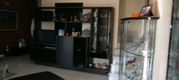 7 غرف نوم فيلا في La Loggia, Italy رقم 326818 4