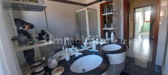 7 غرف نوم فيلا في La Loggia, Italy رقم 326818 17