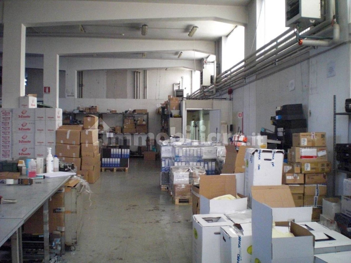 Oficina en Segrate, Italy 4700 m² No. 375034