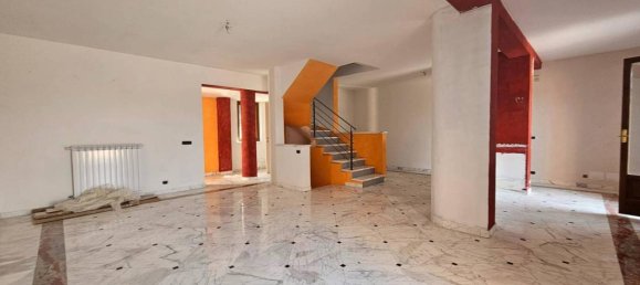 5 rooms Villa in Sarzana, Italy No. 17238 26