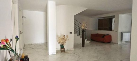 5 rooms Villa in Sarzana, Italy No. 17238 11