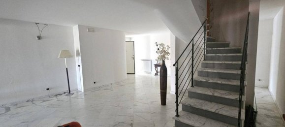 5 rooms Villa in Sarzana, Italy No. 17238 12