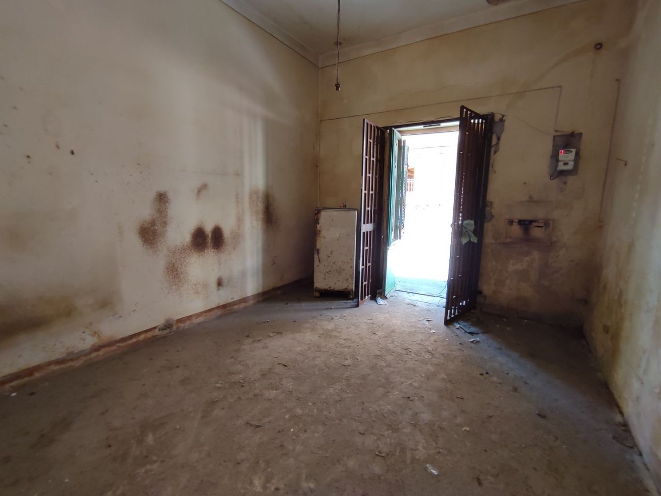 4-salle Appartement à Palermo, Italy No. 222034