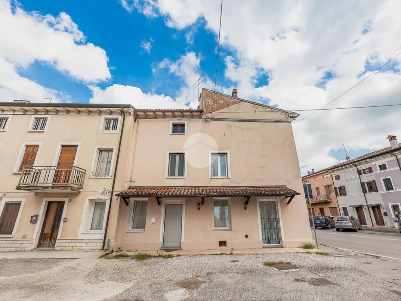 5 bedrooms House in Villafranca di Verona, Italy No. 331632