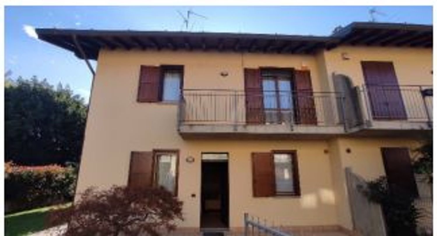 4 rooms House in Brembate di Sopra, Italy No. 5911