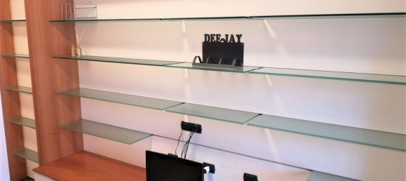 3 rooms Apartment in Carrara, Italy No. 176334 6