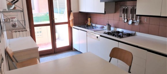 3 rooms Apartment in Carrara, Italy No. 176334 8