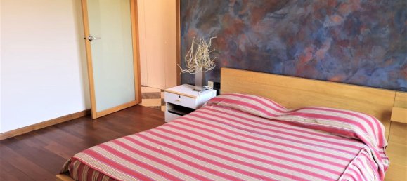 3 rooms Apartment in Carrara, Italy No. 176334 12