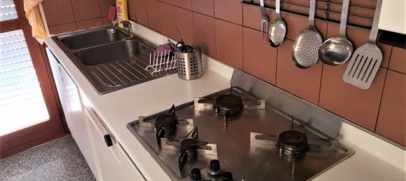 3 rooms Apartment in Carrara, Italy No. 176334 10