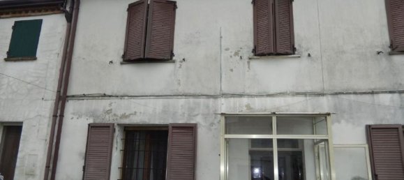 4 bedrooms Apartment in Ferrara, Italy No. 380732 8