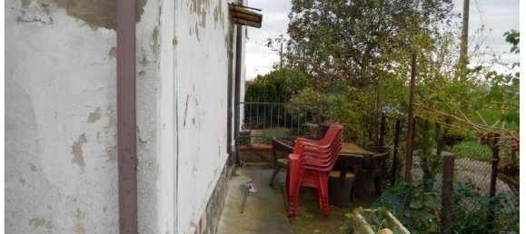 4 bedrooms Apartment in Ferrara, Italy No. 380732 9