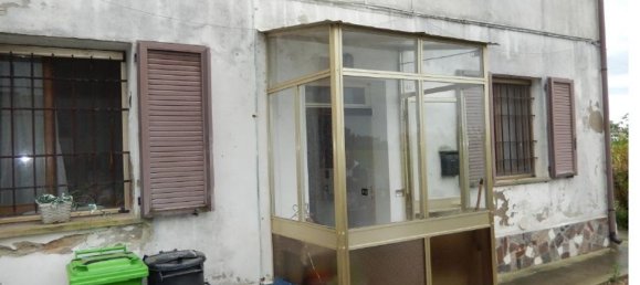 4 bedrooms Apartment in Ferrara, Italy No. 380732 7