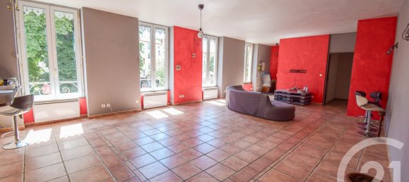 Casa de 4 dormitorios en Tarare, France No. 279776 3