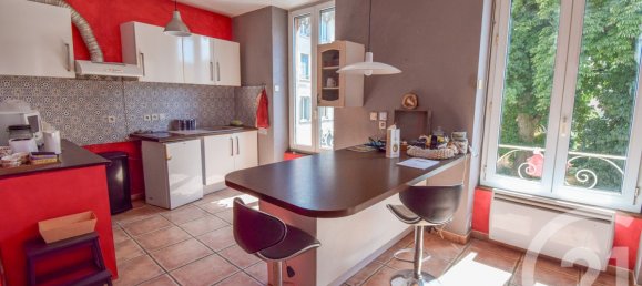 Casa de 4 dormitorios en Tarare, France No. 279776 2