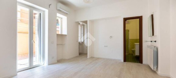 1 bedroom Apartment in Rome, Italy No. 289825 11