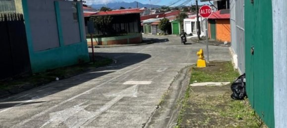 3 bedrooms House in Vazquez de Coronado, Costa Rica No. 323 2