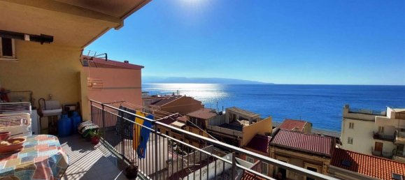 3-salle Appartement à Scaletta Zanclea, Italy No. 23832 4