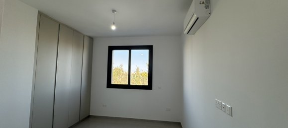 Квартира с 2 спальнями в Ларнака, Кипр № 26447 2