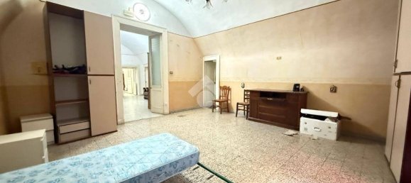 4 bedrooms Apartment in Naples, Italy No. 311732 10