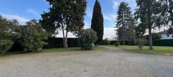 5 bedrooms House in Aiguillon, France No. 100232 14