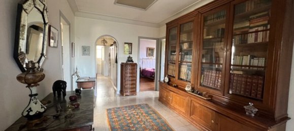 5 bedrooms House in Aiguillon, France No. 100232 3