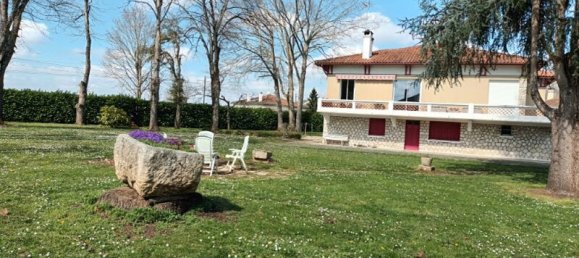 5 bedrooms House in Aiguillon, France No. 100232 2