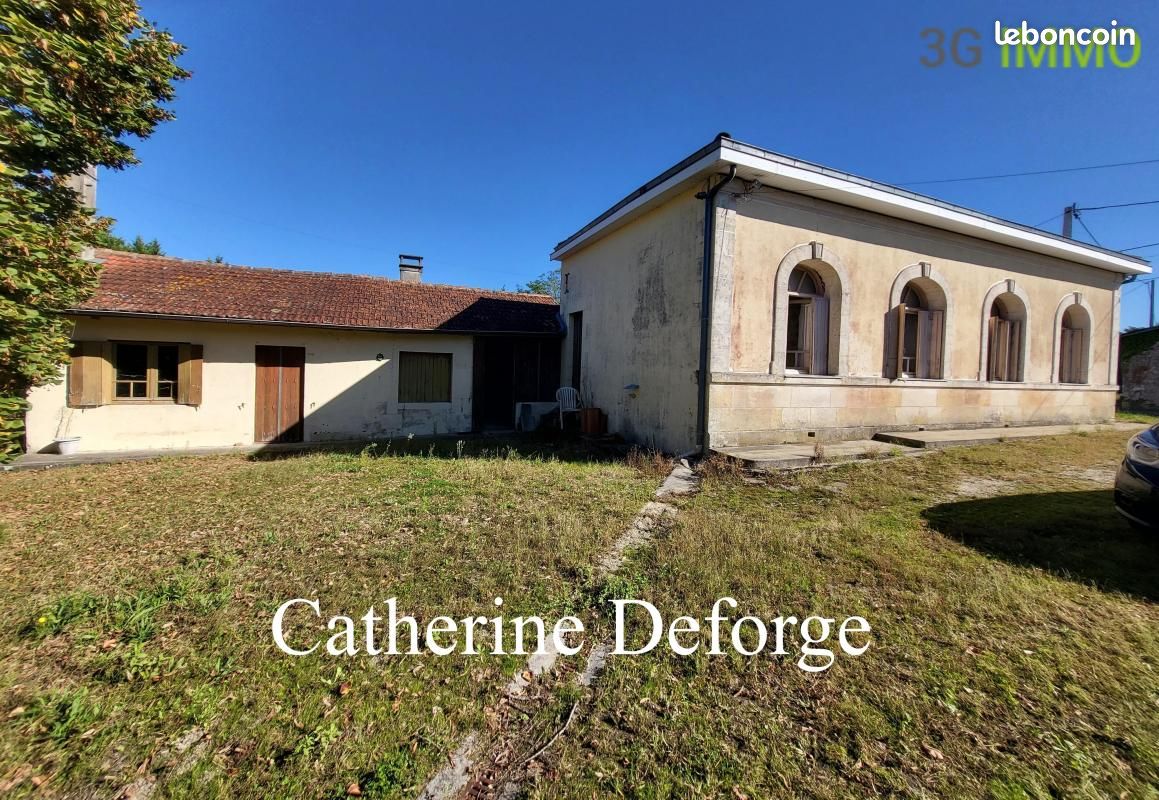 3 bedrooms House in Donnezac, France No. 201664