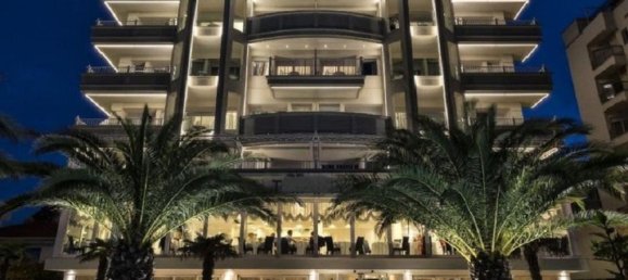 36 rooms Commercial property in Pietrasanta, Italy No. 79477 3