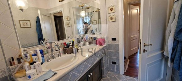 4 bedrooms Villa in Lucca, Italy No. 62124 15