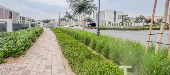 3 bedrooms Townhouse in Dubai Land, UAE No. 33274 13