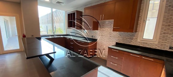 7 bedrooms Villa in The Marina, UAE No. 29642 10