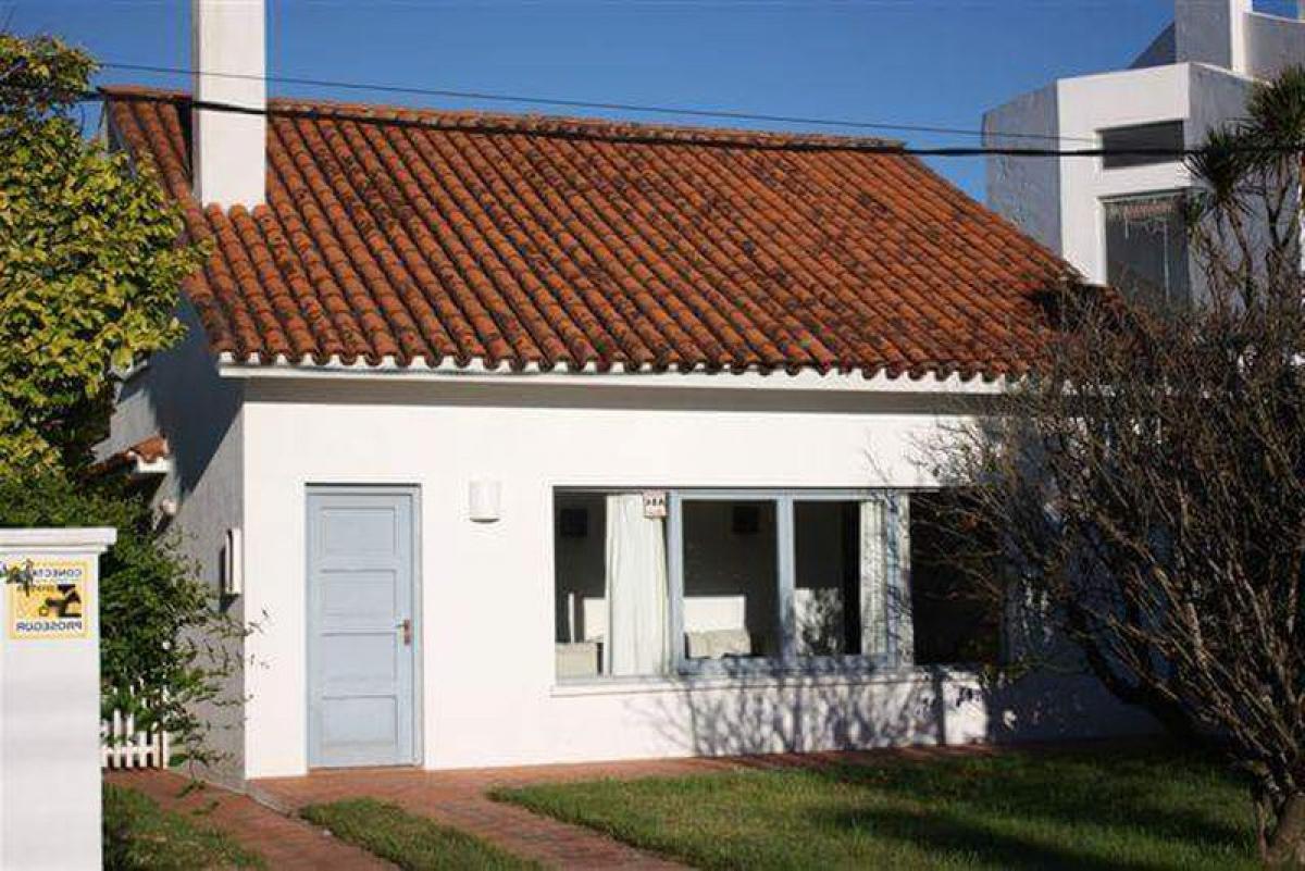 3 bedrooms House in Maldonado, Uruguay No. 10355