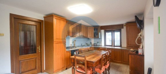 3 bedrooms House in Pian Camuno, Italy No. 303670 12