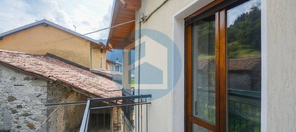 3 bedrooms House in Pian Camuno, Italy No. 303670 27