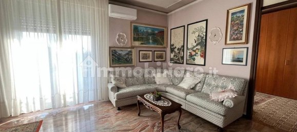 4 bedrooms Apartment in Padua, Italy No. 195157 2